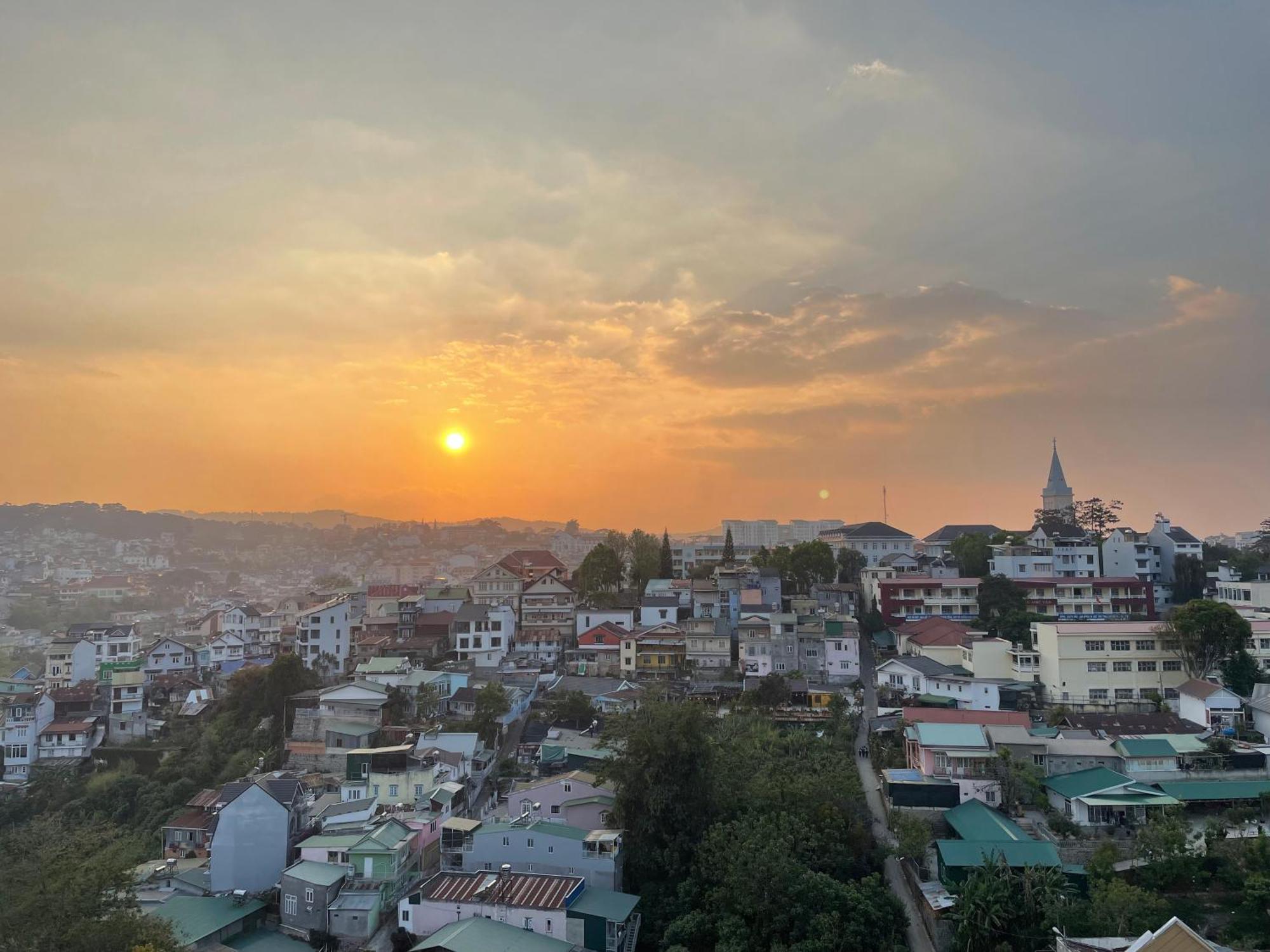 Hung Phong Hotel - Near Dalat Night Market Екстериор снимка